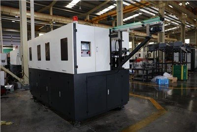 آلة نفخ القوالب الأوتوماتيكية